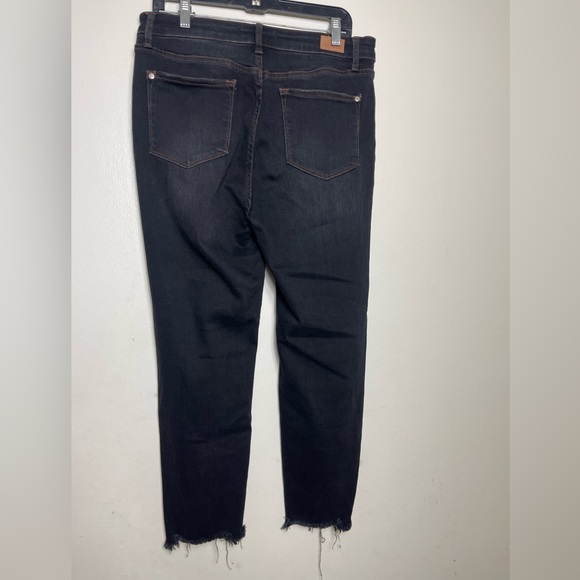 Judy Blue Cropped Straight Black Jeans Size 32 - Picture 2 of 5